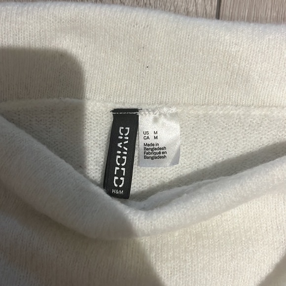 Off shoulders sweater - Picture 2 of 4